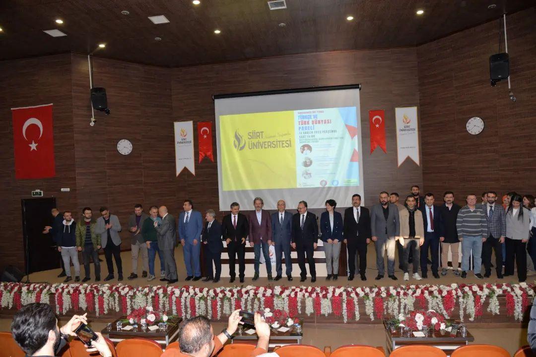 Tarih Düşünce ve Araştırma Topluluğu, Cumhuriyetin 100. Yılında Türkçe ve Türk Dünyası Paneli etkinliğini düzenlendi.