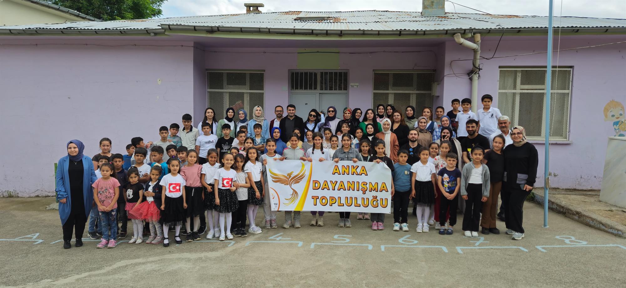 Anka Dayanışma Topluluğu, Köy Okulu Ziyareti etkinliğini düzenledi.