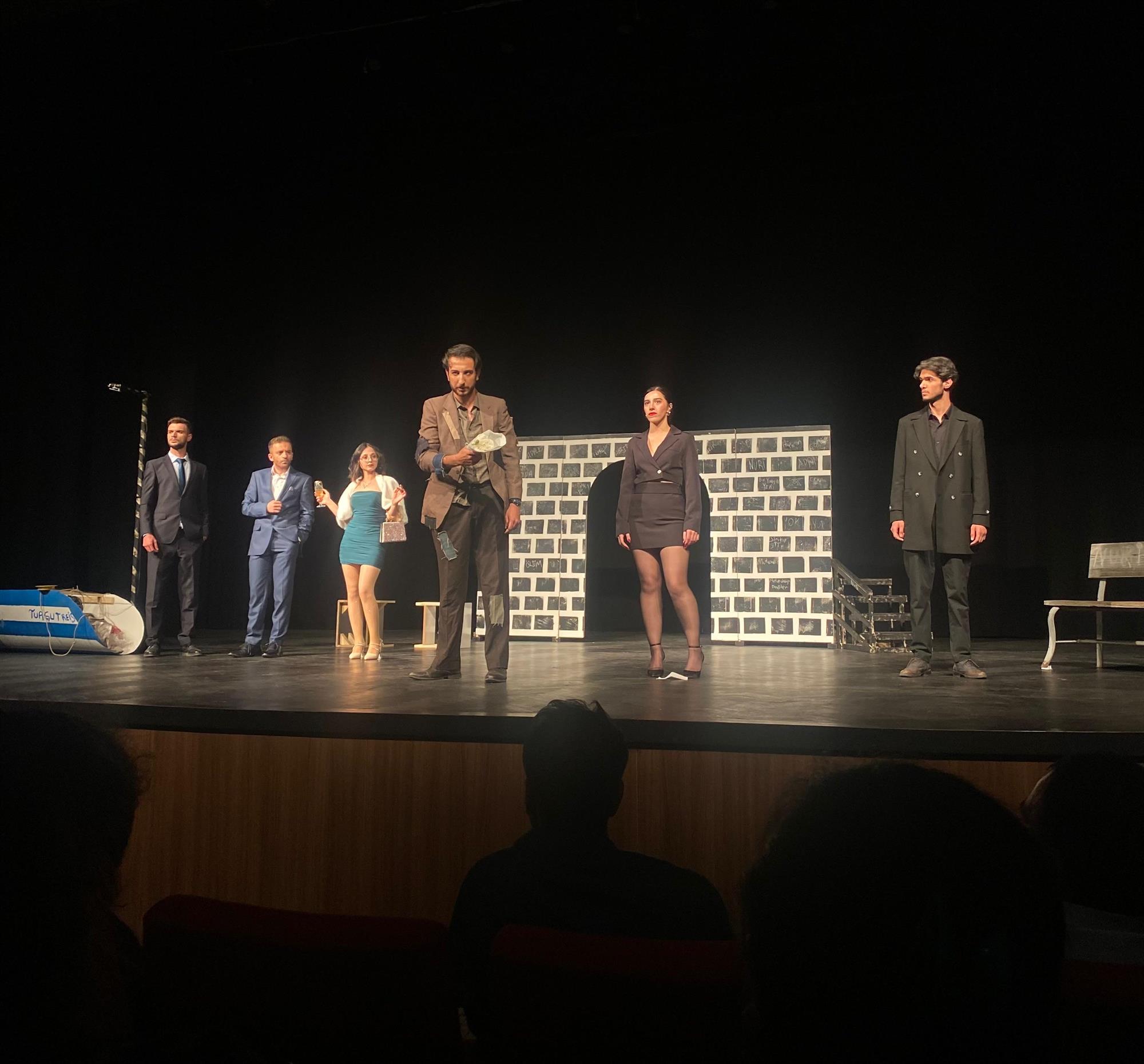 Yaratıcı Drama Topluluğu, Gaziantep Üniversitesi Tiyatro Festivaline katıldı.