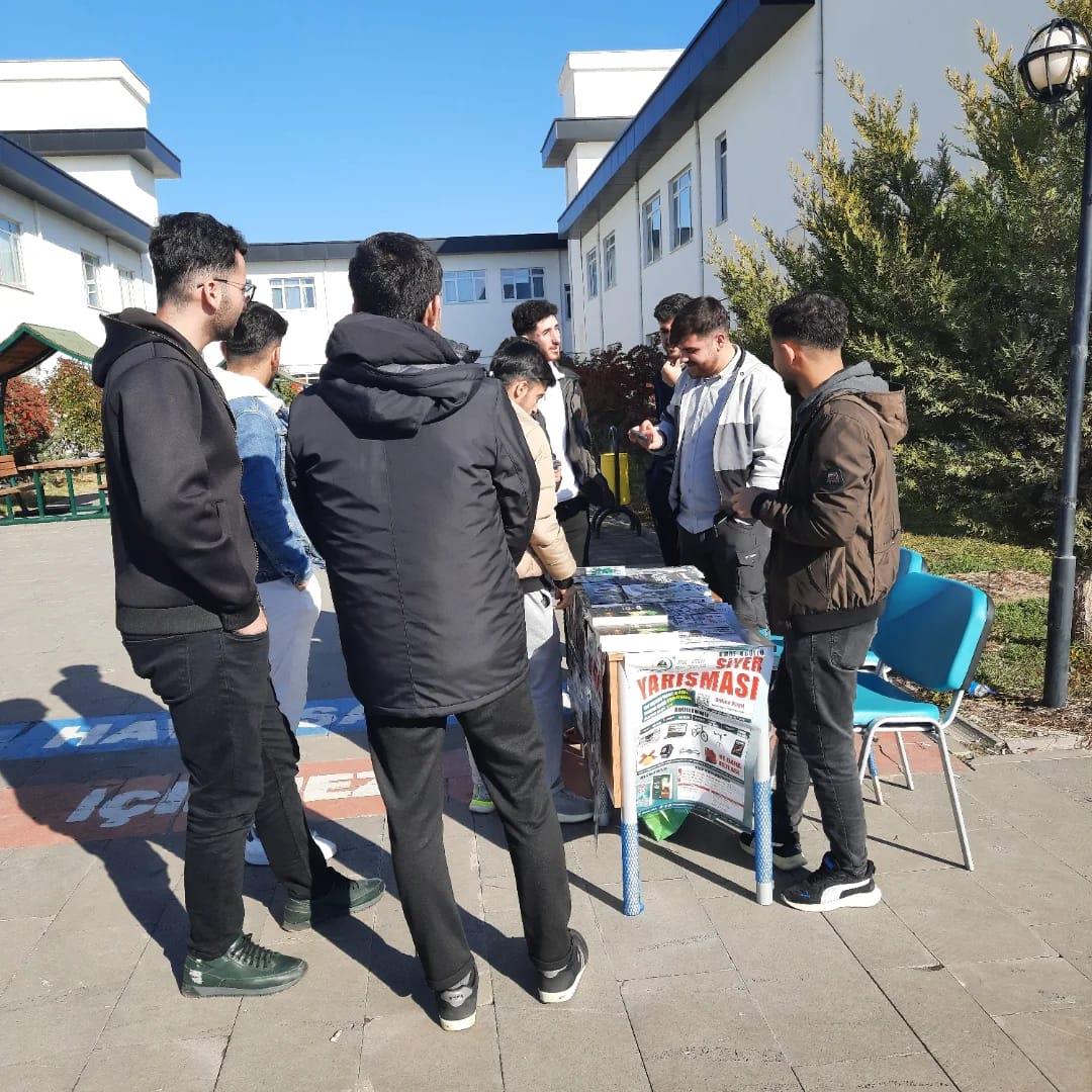 Düşünce ve Medeniyet Topluluğu, Siyer Sınavı Tanıtım Standı etkinliğini düzenledi.