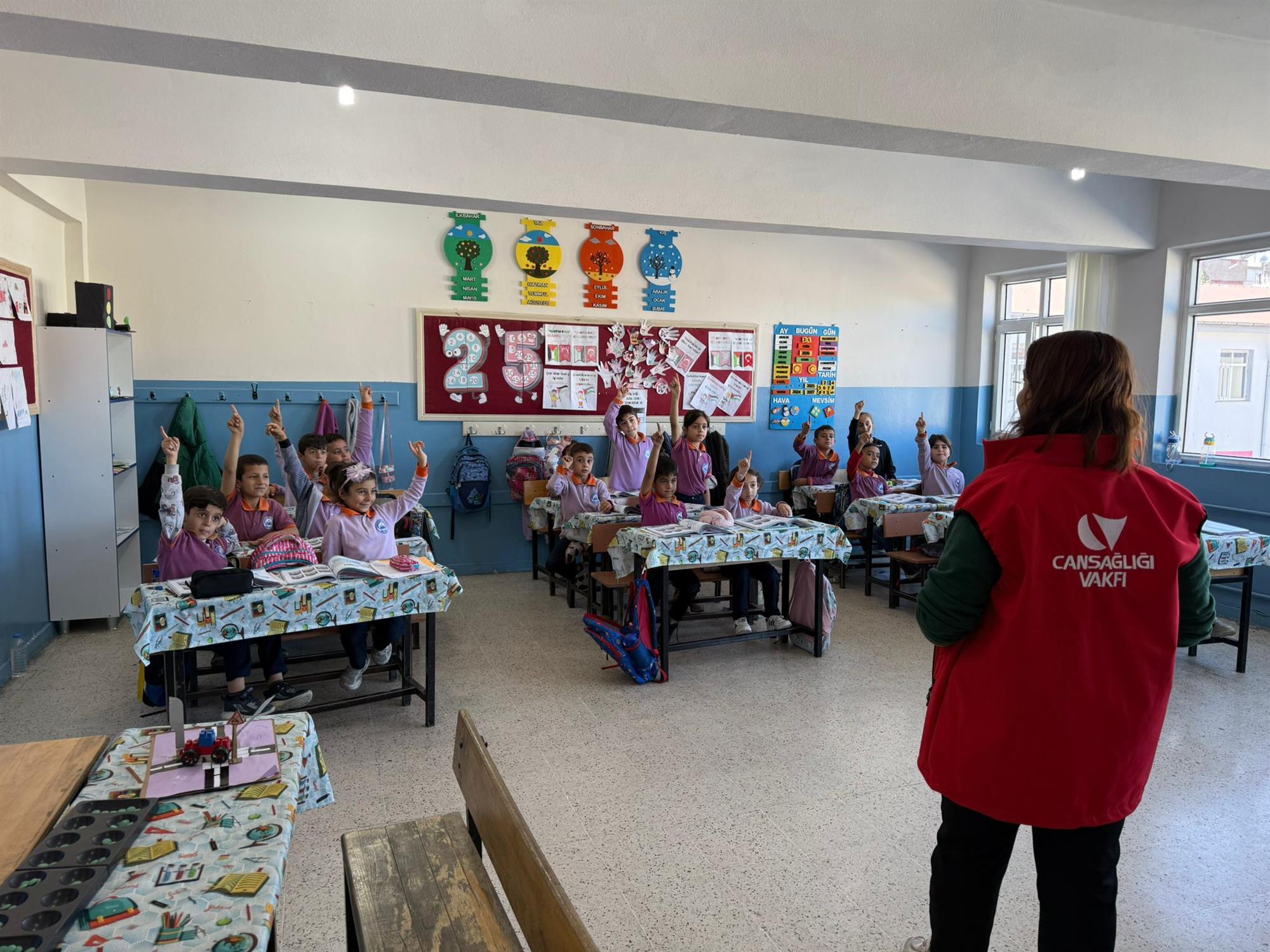 Cansağlığı Topluluğu, Cumhuriyet İlkokulunda Temel Beslenme ve Hijyen Eğitimi etkinliğini düzenledi.