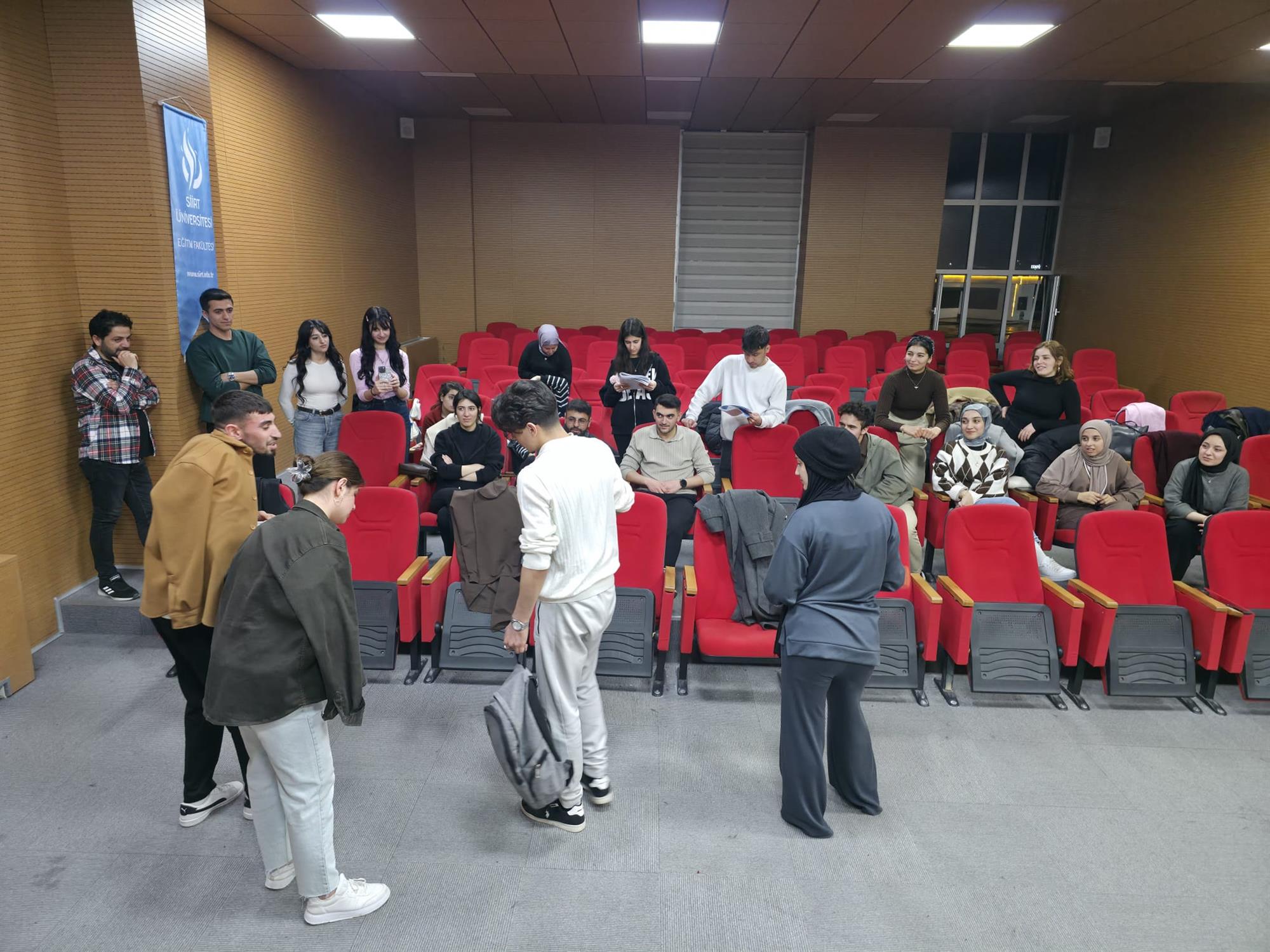 Sahneye Yönetmen Bakışı: Drama Atölyesinde Görsel ve Estetik Anlatım Öne Çıktı