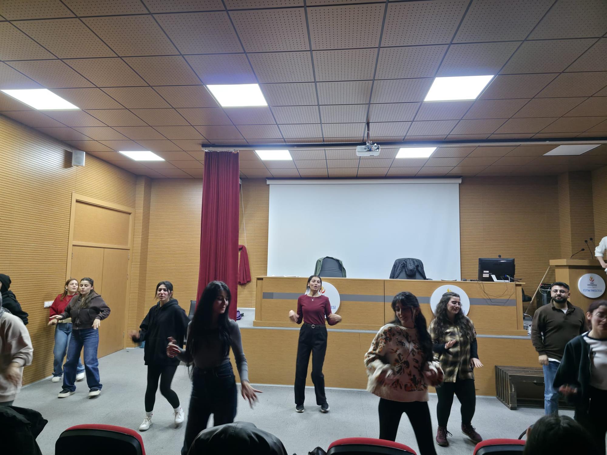 Efsaneler Sahneye Taşındı: Mitoloji ve Hikâye Anlatıcılığı Dramatizasyonu Gerçekleştirildi