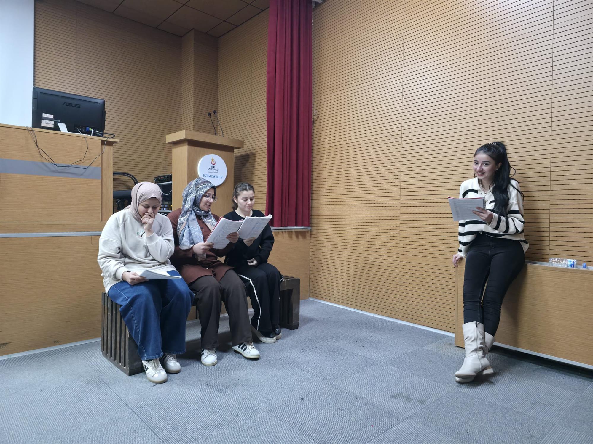 Hayal Gücü Sahneyle Buluştu: Maske ve Kukla Yapımı Çalıştayı Gerçekleştirildi