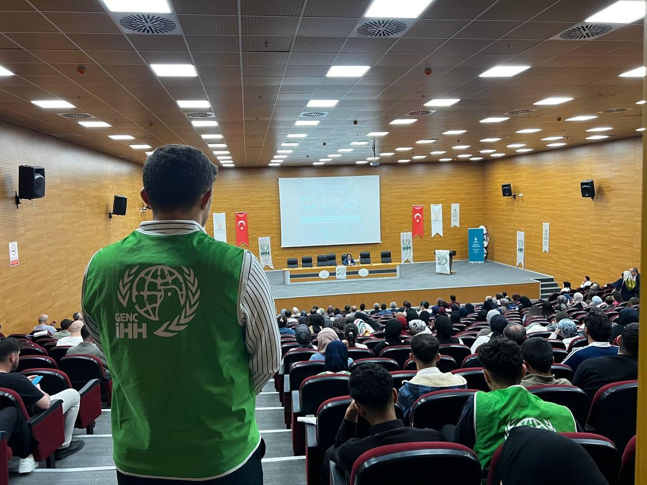 “Aliya İzzetbegoviç’i Anlamak” Konferansı Düzenlendi