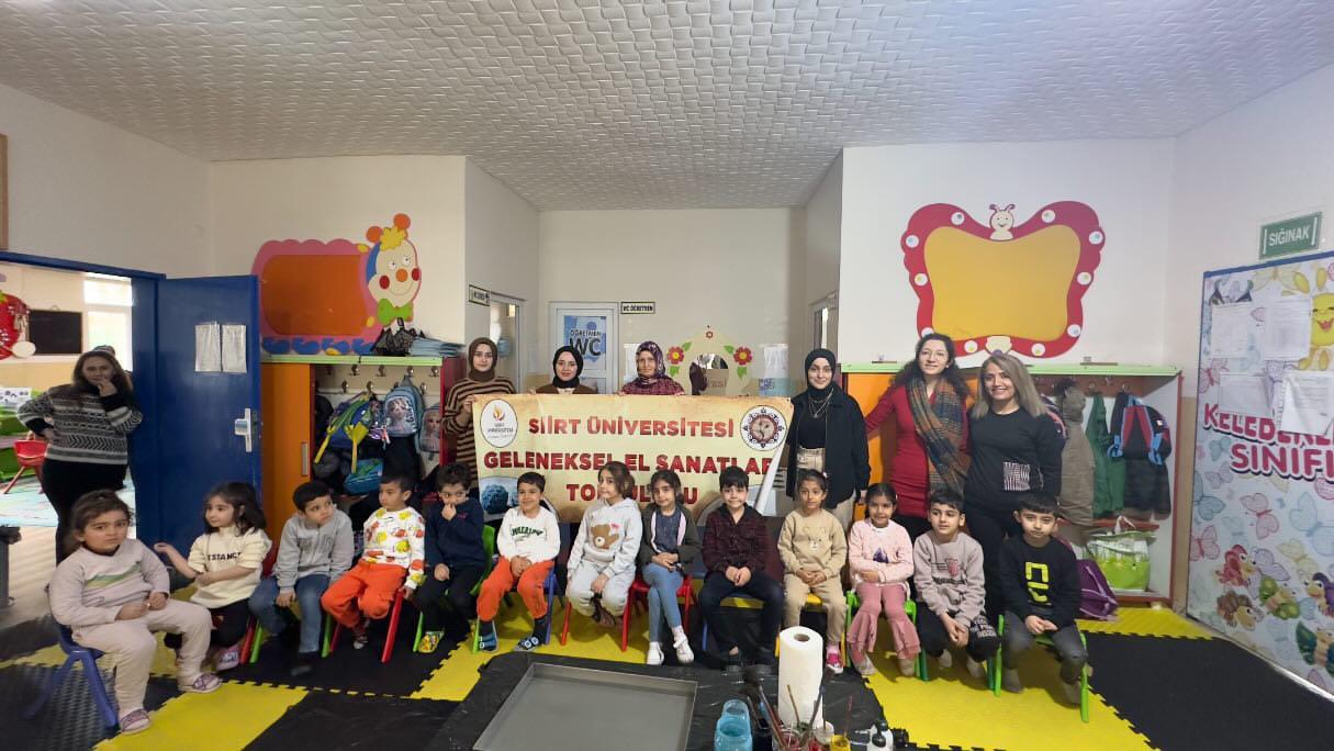 Geleneksel El Sanatları Topluluğu, Ebru Sanatı etkinliği düzenledi.